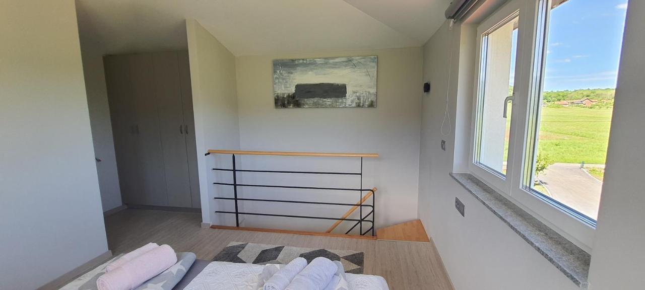 Apartmani Fenestra Tesla I Faust Otočac Exterior foto