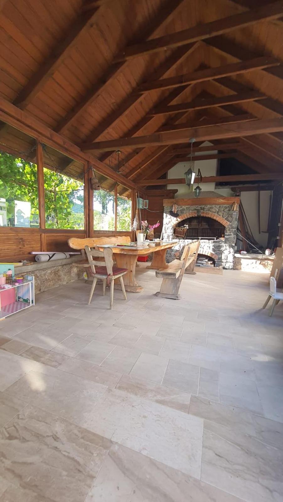 Apartmani Fenestra Tesla I Faust Otočac Exterior foto